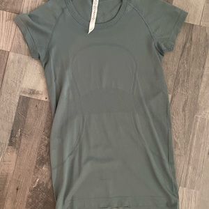 Lululemon shirt